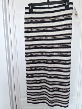 Nine West Women's Black, White And Gold Striped Knit Midi Skirt